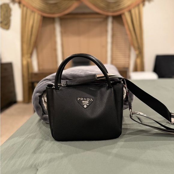 Prada Women’s Handbag Medium Size black Silver Hardware Comes With 2 Straps - Picture 1 of 8